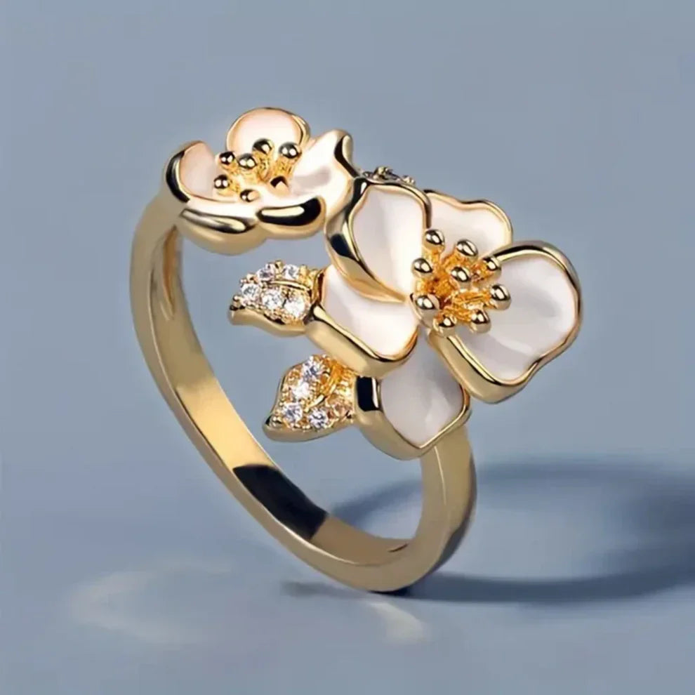 Anillo vintage de flor blanca