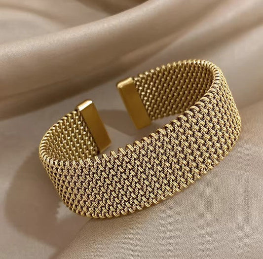 Pulsera clásica de malla trenzada abierta