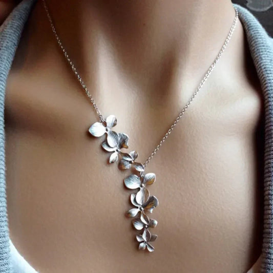 Collar de flores vintage