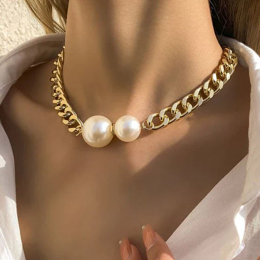 Elegante collar de dos perlas