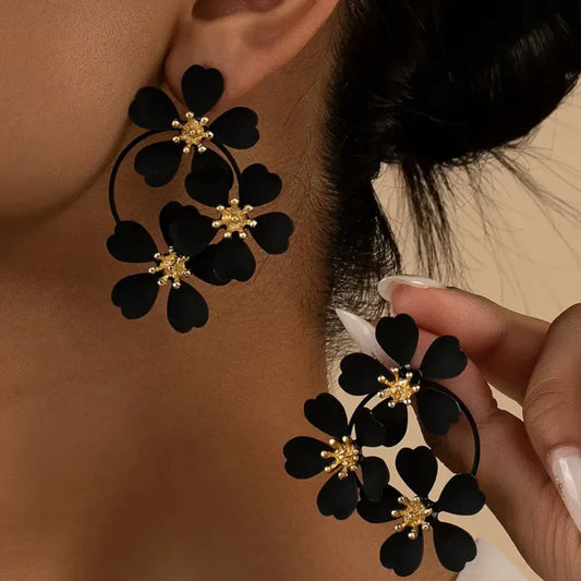 Pendientes colgantes vintage de flores negras